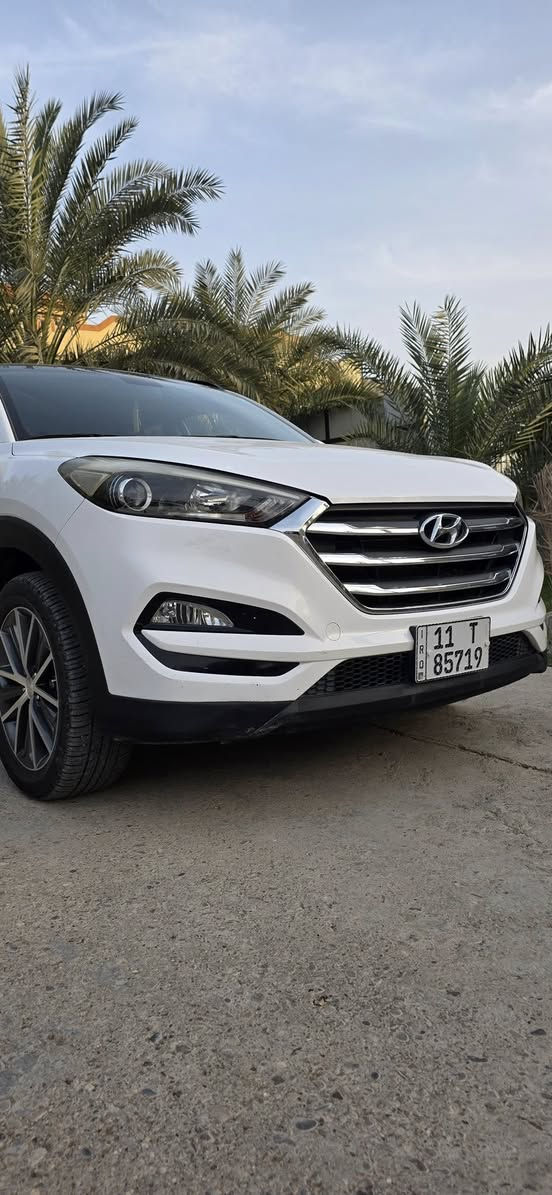 السلام عليكم للبيع فقط
توسان ٢٠١٧ خليجي فول مواصفات 
رقم بغداد بأسمي سيارة جديدة وجاهزة وعلى إيد وحدة
محرك ٢٠٠٠ دوش  
بيها صبغ بسيط موضح بالسونار اثر شخط مكفولة من الضربة 
مكانها جديدة الشط قريب الراشدية والحسينية 
سعرها ١٧٨ وبيها مجال بسيط 
***********
