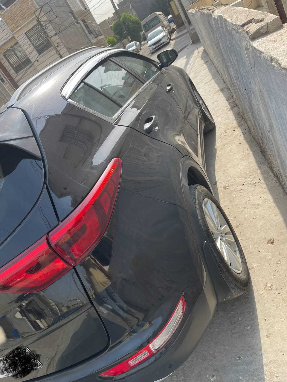 سلام عليكم 
سبورتج موديل ٢٠١٩ وارد كندي بيها الجاملغ الخلفي فقط 
و بيها شخوط مال تحميل بكصة القمارة البنيد و القمارة طافي لونهن 
بجم كبس رقم سنوية كله جديد بأسمي سيارة 
فور ويل 
كشنات تدفئة 
شاشة كامرة
حساس 
قطعتين تبريد 
بجم زنون 
ماشية ١٨٠ الف كم 
جاهزة تخم تاير 
محرك ٢٤٠٠ 
مكانها بغداد / الدورة 
السعر ١٣٨$ بيع او مراوس 
***********
