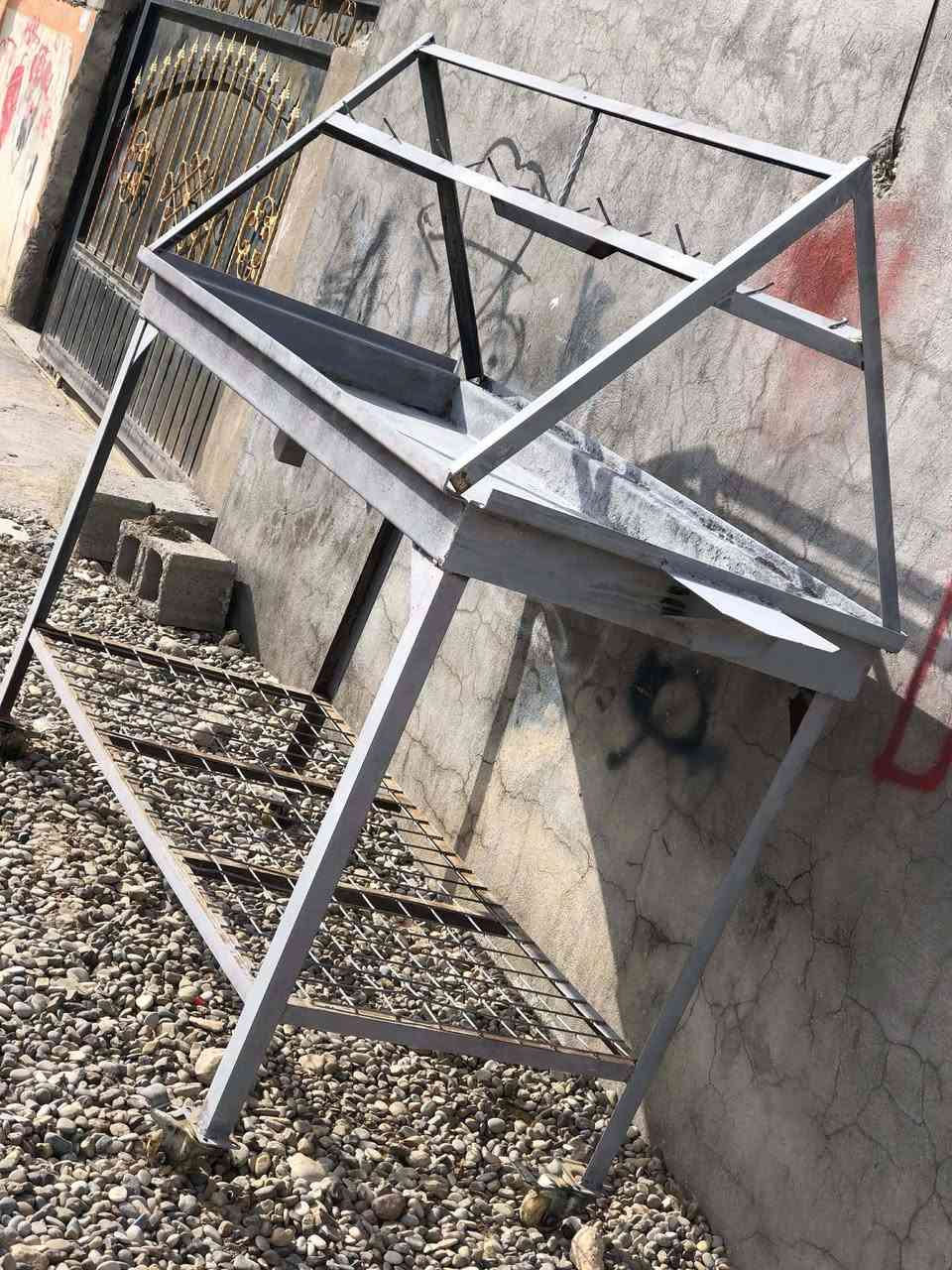 سلاو هاوریان مه قالە بۆ فرۆشتن بۆ هه مو شتی دە بیت بە رزی 1مترە پانی 80  درێژی 164 سعری 130هه زار معامەلە  شوین کلار ***********
