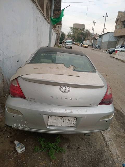 عنونها بغداد سياره متروكه ما بيها شي شغاله 