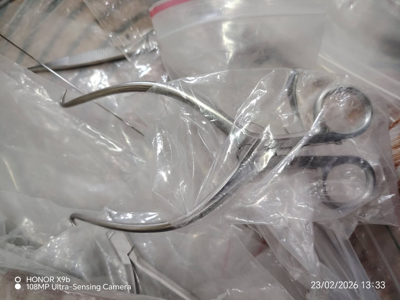 ادوات جراحيه منوعه وادوات اسنان تقريبا ٦٥٠ قطعه مع سيتات جراحيه وسيتات ابيعهم شلعه وحده


**إذا كنت صاحب هذا الإعلان وتريد حذفه لأي سبب، رجاءا أرسل رسالة إلى الدعم الفني**