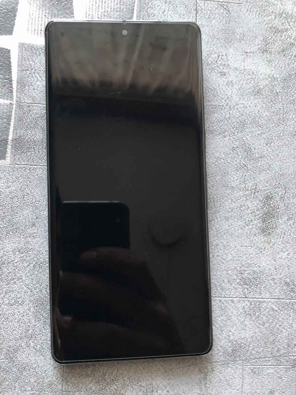 بيكس 7 برو اسود ذاكرة 128 رام 12 خط مفتوح نسخة يابانية تكنيك و اتصال كلة شغال أي عطل ما بين فقط هذة التراب الي بكاميرة السلفي هية شغالة بس الصور مغوشة الجهاز شادلة لزكة حماية للشاشة و للعدسات الكاميرات سنوني شديتهن الجهاز مفتوح ستوني بدلتلة بطارية و الباقيه كلة شغال و أي شي ثاني ما مبدل سبب للبيع الجهاز جبير و ثقيل ما عجبني انطيك هو و الفرات الي بالصور ب360 و بي مجال مكاني نجف ***********
