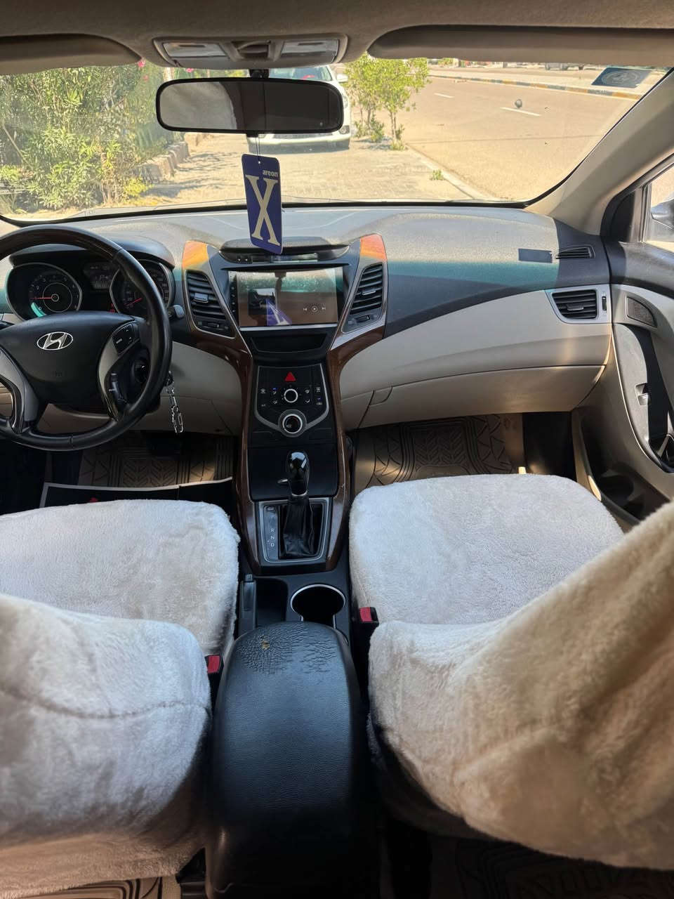 النترا خليج موديل 15 كفاله عامه بيها فقط بارد صغير بل داير خلفي وباقي كفاله سياره كلها مع دعاميات 
فول مواصفات عدا البصمه ماشيه 114 
مكينه 1800 مكينه كير كفاله ما مفتوحه 
رقم بصره جديد غير متواجد عل فيس الي بخاطره 
يتصل ويدلل 
*********** البصرة, العراق
