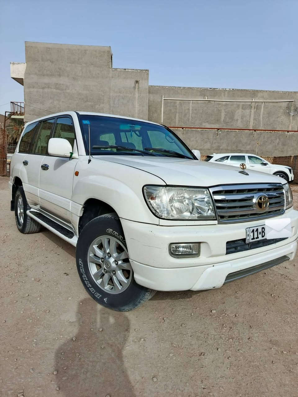 سلام عليكم لاند كروز مونيكا موديل 99سياره مكفوله كفاله عامه محرك v8 كير عادي فتحه تبريد ٣قطع كهربائياتها كلها شغاله بيها منضومه غاز 120لتر لايت زينون رقم بغداد نكليزي حد اديه جديده مكاني ديوانيه سعر ١٦٣$وبيها مجال بيع فقط خوان لما يعجبه سعر لا يكسر حلال ناس 
 ***********
0781301832
