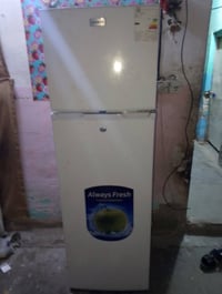 ثلاجه للبيع على الفحص اتصل وتساب على الرقم وراح تعرف التفاصيل 07775211...