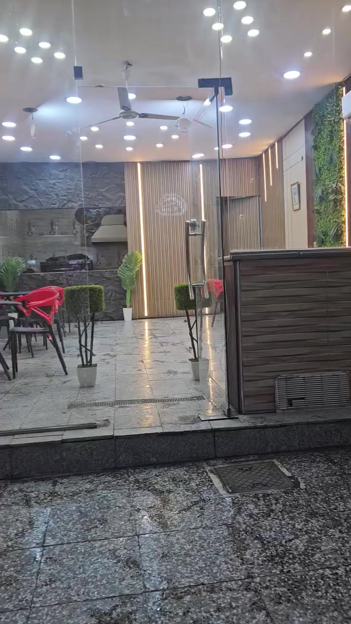 مطعم للايجار 🔊🔊
📌الموقع: مدينة الصدر الحبيبية مقابل مشفى (فاطمة الزهراء التعليمي)
المطعم جاهز من
 فرن معجنات
 قللايات ستربس 2
غريل برغر
غاز ثلاث رؤوس
براد +مجمدة
كل شي ماتحتاج غير المسواق
للتفاصيل التواصل على الرقم
***********
