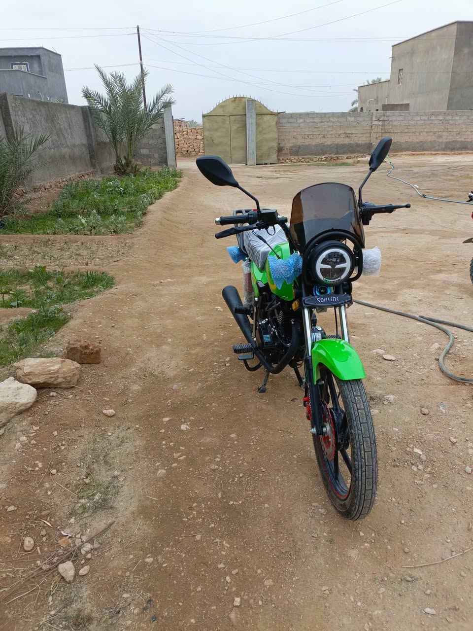 سلام عليكم دراجه موديل 25 بعده جديده ما صار كم يوم من شديناها ***********
