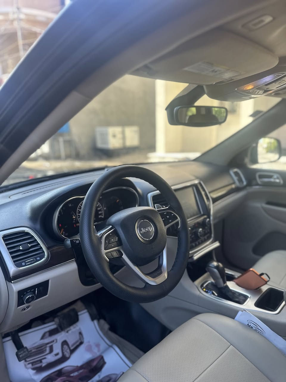 السلام عليكم جيب كراند شيروكي
2017 ليمتد فول 1/1 

رقم السيارة : بغداد رقم الجديد باسمي تحويل ثاني يوم هزه وكلشي جديد

السياره كلين تايتل كفاله حته الدعاميات

عداد المسافة : 100 الف 

____________________________

1-حجم المحرك 6 3600 بانزين عادي بساتم 14 ببسب الدوانز الافضل للجناي 

3-بصمة ابواب و بصمة تشغيل و تشغيل عن بعد 

4-لايتات زينون عالي ناصي  

6-فتحة سقف بانوراما 

7-مقابض الابواب نيكل  

8-اشارات في المرايا الجانبية

9-رادار جانبي

10-حساسات امامية خلفية اصل 

11-قبق جنطة كهرباء شفط  

12-مري قلاب للرجوع الى الخلف مع 

تعتيم للضوء العالي 

13- غرفة السيارة جلد بيجي

14-ذاكرة خزن ميموري لمقعد السائق

15-ستيرن كهربائي الحركة

16-تحكم ستيرن جهتين متكامل

18-شفتات ستيرن للتحكم بالكير العادي

19-المقاعد الامامية تبريد و تدفئة

21- داخل بيجي

22-اصطفاف تلقائي للمركبة ( اوتو بارك ) 

23-تحديد مسار

 السعر // 225

 السياره كلين كلين تايتل كفاله حته الدعاميات جديده بعده  

العنوان: بغداد الرصافه 

الاسفسار // ***********
