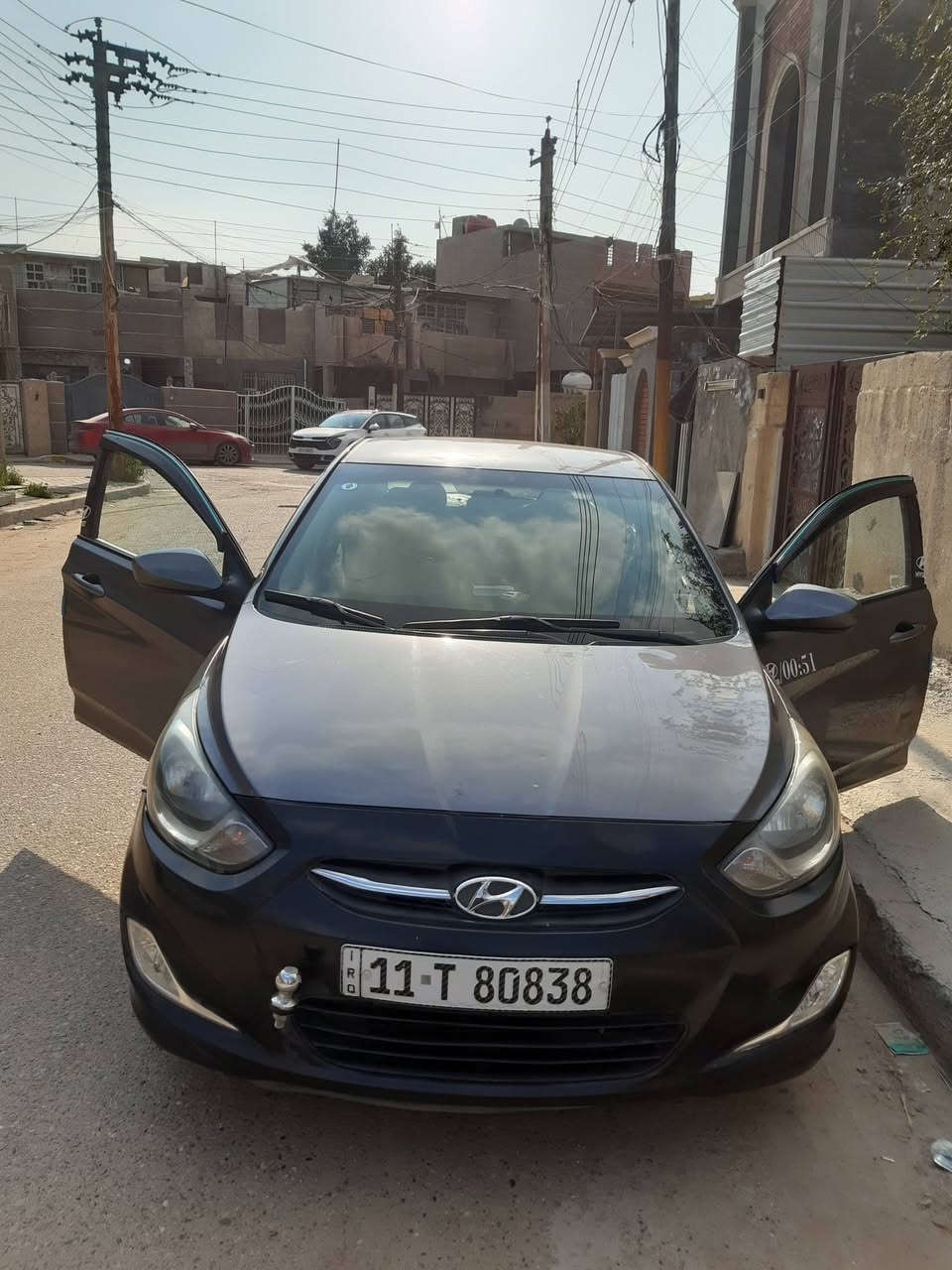 للبيع هونداي أكسنت ٢٠١٧
رقم بغداد الدولي الجديد
سنويه جديده بأسمي 
محرك 1600 GDI
كير اوتوماتيك AT  
تخم تاير نظيف 
باتري جديد 
تبريد ممتاز جداً
تدفئه ممتازه 
داخل رصاصي نظيف
ضربتها من امريكا بابين عكس السايق واحد مبدل وثاني مصلح 
السعر ٨٥ ورقه وبيها مجال بسيط 
مكاني الشعب
***********
