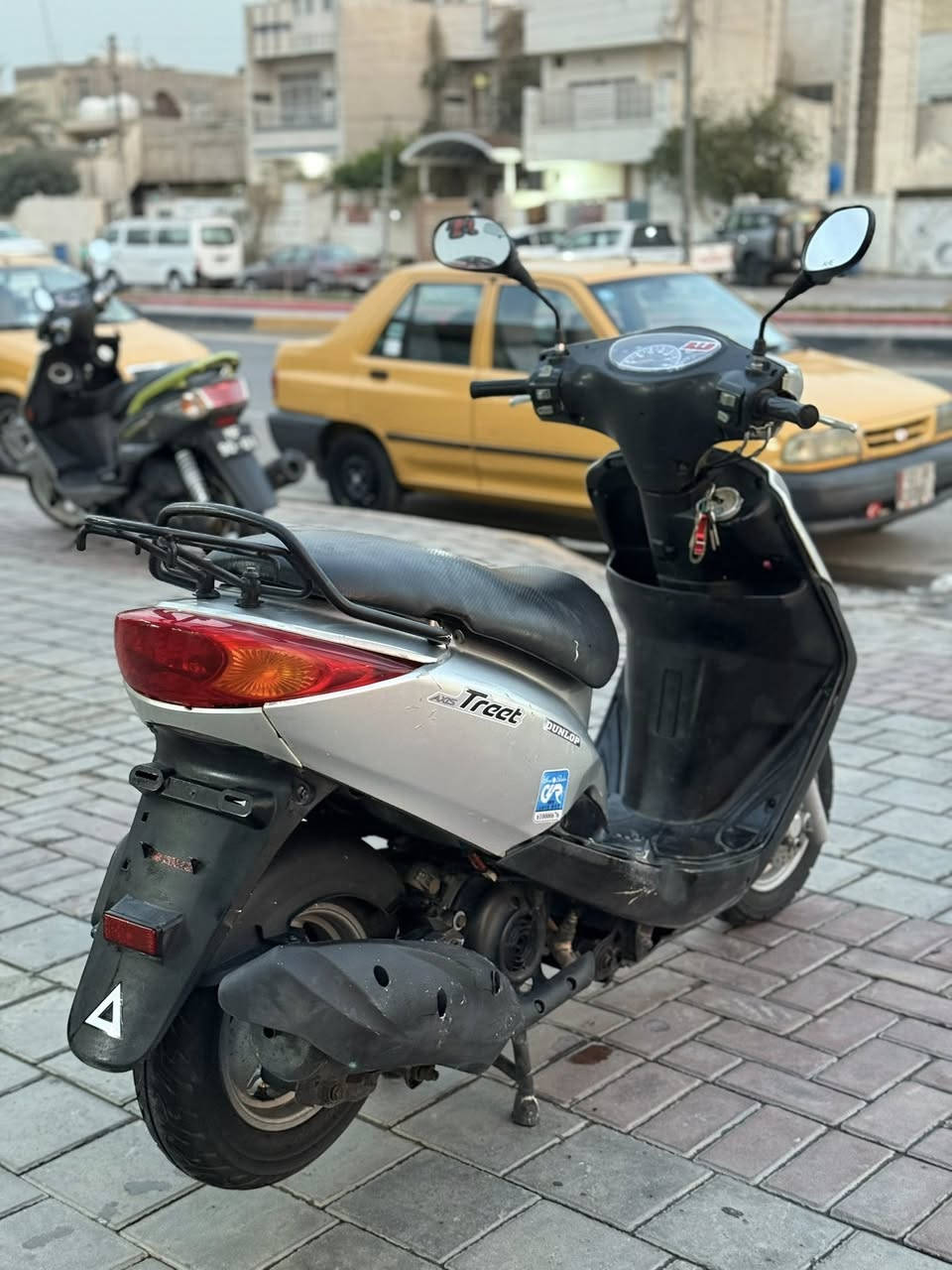 سلام عليكم
اكزز للبيع ياباني حساس ستاند بلادية الدراجة فقط الكفر بي ملاحظات عدا ذلك مكفولة كفالة عامة مكينة وكفر وكلچ بلادية 
للبيع السعر ٨٥٠ بيها مجال للشراي ! العنوان بغداد حي سومر 
الشراي يتصل ***********
