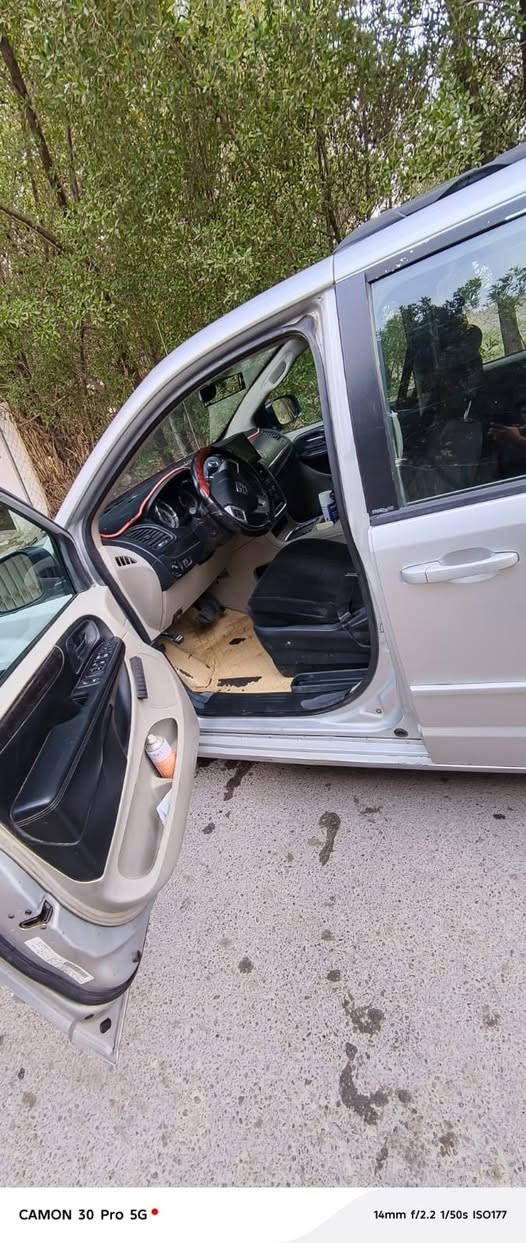 السلام عليكم دوج كرفان موديل 2012 فول مواصفات شواصي مكفولة السيارة جاهزة من كل النواحي صدر محرك تبريد كير بيه صبغ تقريبا حزام وشوية من القمارة بيه سونار جديد رقم بغداد الجديد سعره 105 مكاني شارع فلسطين قرب ساحة بيروت ھ*********** بي وتس
