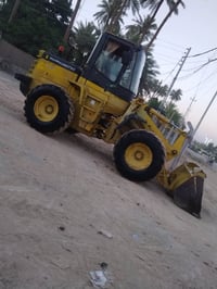 كوماتسو • حجم ١٠٠ • جاهز للعمل