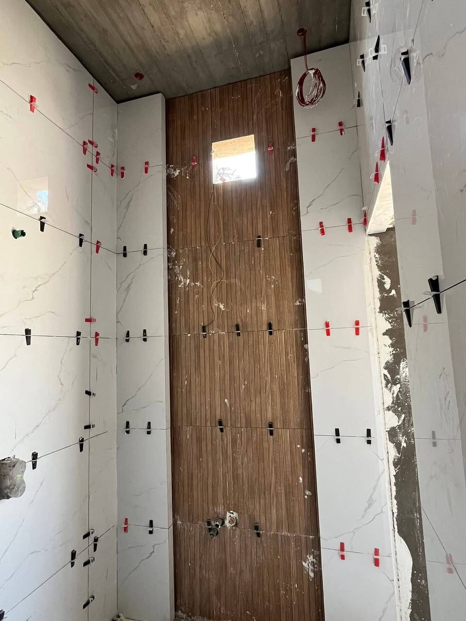 السلام عليكم اخواني الأعزاء
كادر مصري مختص في تطبيك السيراميك 
امانه الله شغل درجة أولى 
رقم الهاتف: ‭0774 790 8350‬
