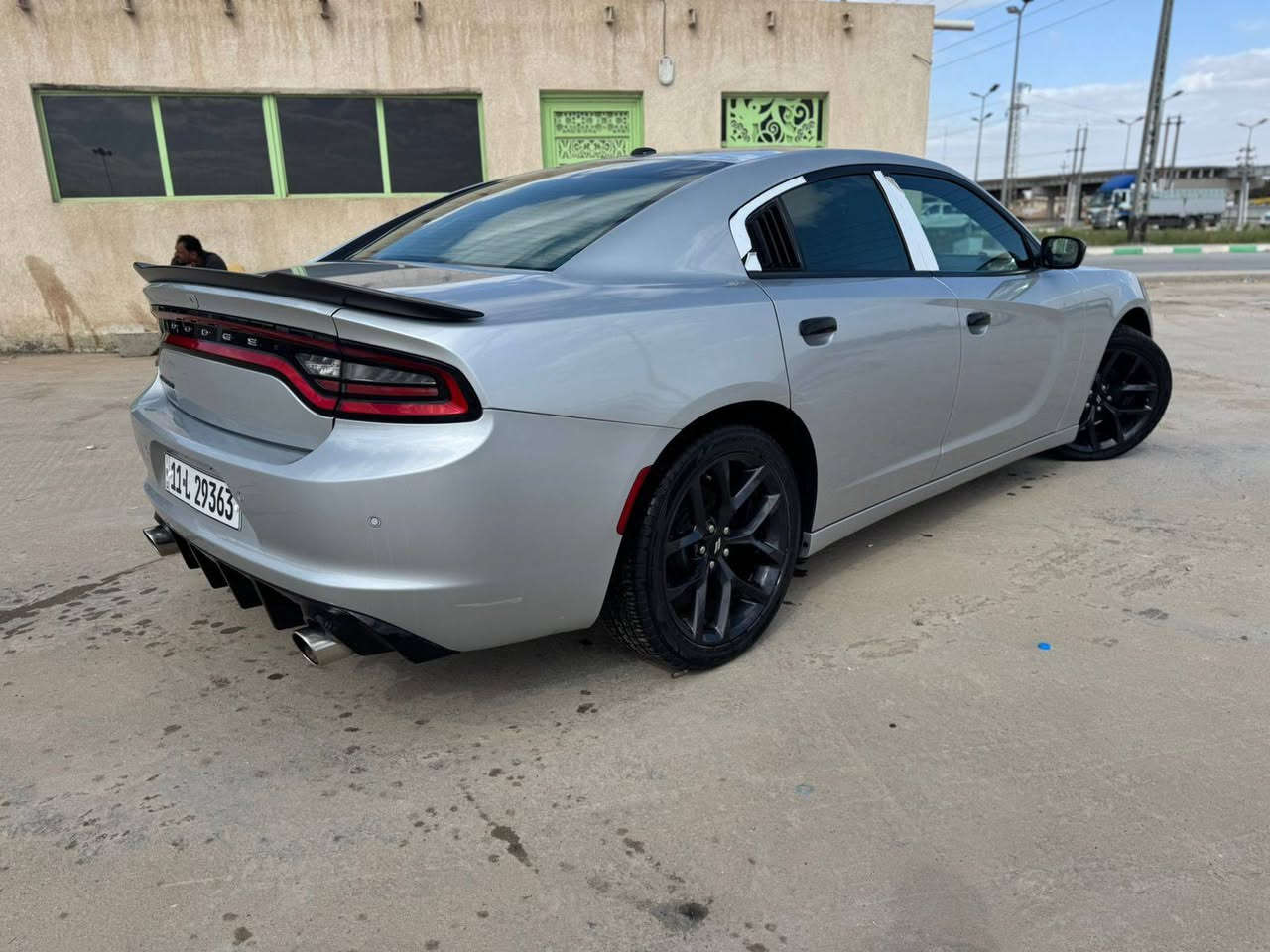 سلام عليكم 
جارجر اصل ١٩ مرمز ٢٢ رقم دولي بغداد 
ماشيه ٦٢
السعر ١٩٥$
مكان السياره ذي قار الشطره 
الاستفسار الاتصال على الرقم 
***********
