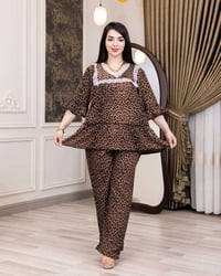 تراك نسائي • موديل كوري • فري سايز ١١٠ كيلو