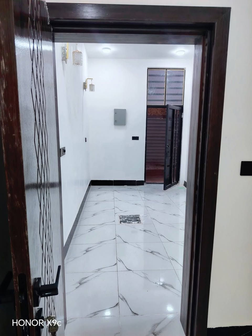 المساحه 55 م طابو زراعي سند ٢٥ إقرار محكمة نجف مقابل قرية الغدير عمود ٣٢١
مشمول بقرار التطويب 320
البيت جديد وجاهز 

بناء حديث// طابوق جمهوري 🧱// صب كونكريت مسلح//

#ملاحظه البيت قريب لسوك مباشر خط اول 

السعر 25 💸💸 مع المجال 

للاستفسأر *********** وأتساب
