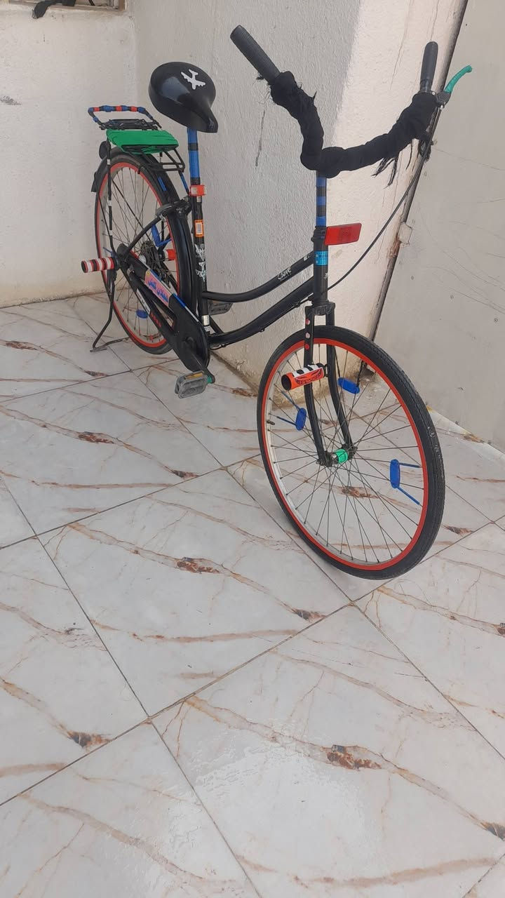 سلام عليكم بيسكل سياحي ياباني حجم ٢٦ جديد مابيه نقص مكان بصره زبير ***********
