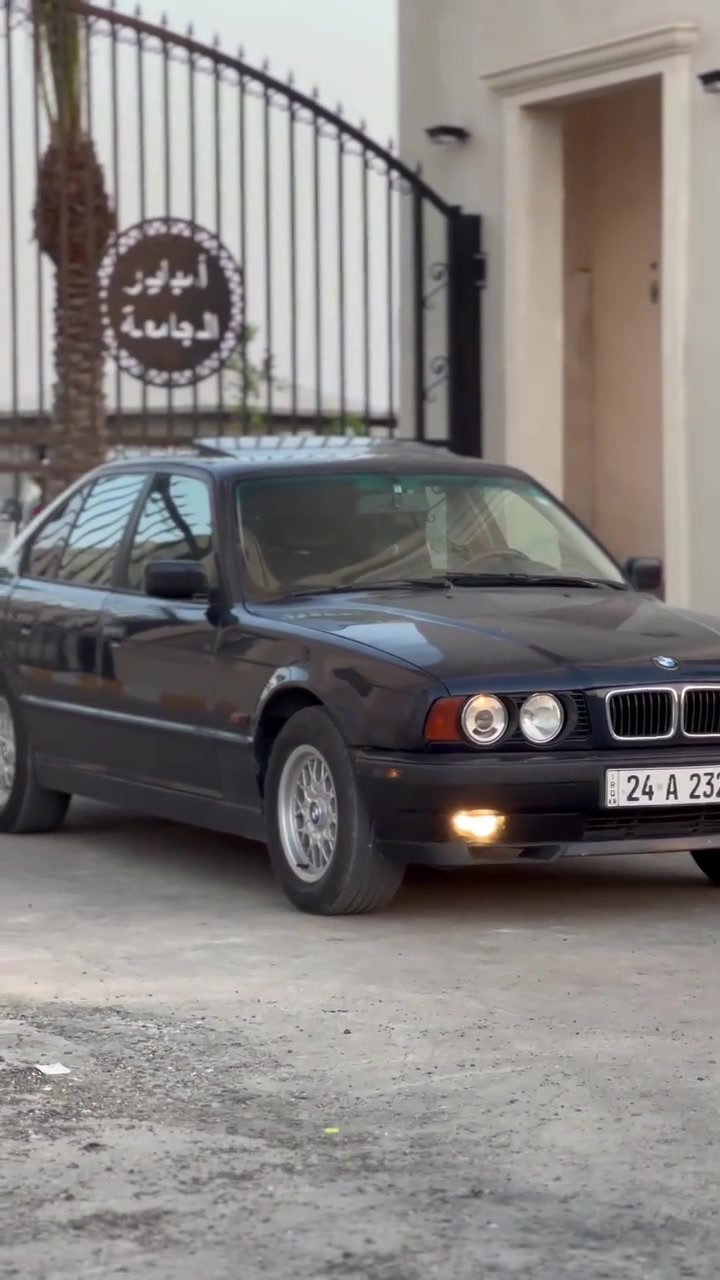 السلام عليكم BMW للبيع 525اصل وفصل موديل 1995اصل تحويل ثاني يوم 
محرك كير شرط لا تنقيص ولا تبخير 
تبريد ثلج إذا مو انجماد مرجوع 
تدفئه شغاله 
دبل ايرباك 
سلايت 3طكات 
تخم تاير تخم ويل جديد 
صدر امامي خلفي جديد 
بدون اي ضربه السياره 
سنويه هزه كله جديد 
كشنات جلد 
تبريد قطعتين 
سنتر لك شغال 
كهربائياتها كلها شغاله مناقصها برغي واحد 
بجم عريض سياره ماتصرف عليها ربع دينار 
وخلاف كلامي اني حاضر وبخدمتك شراي اتصل ع رقم 
***********مكان السياره تكريت
