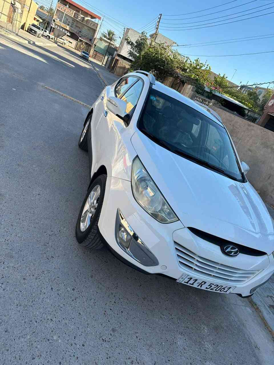 سلام عليكم للبيع توسان ٢٠١٤ رقم بغداد الانكليزي سنويه وهزه جديدة لل٢٠٣٠ 
السياره مكفوله من صبغ عدا اصبعين فوك الماصده اليمنه بدون دواخل 
صدر خلفي امامي جديد وتبريد ثلج 
مكينه وكير مكفولات 
مواصفات المعروفه مال التوسان وجاهزه بدون نقص 
سعرها ١٤٣ وبيها مجال بسيط 
مكانها بغداد اليوسفيه للأستفسار الاتصال ***********@*********** بغداد, العراق
