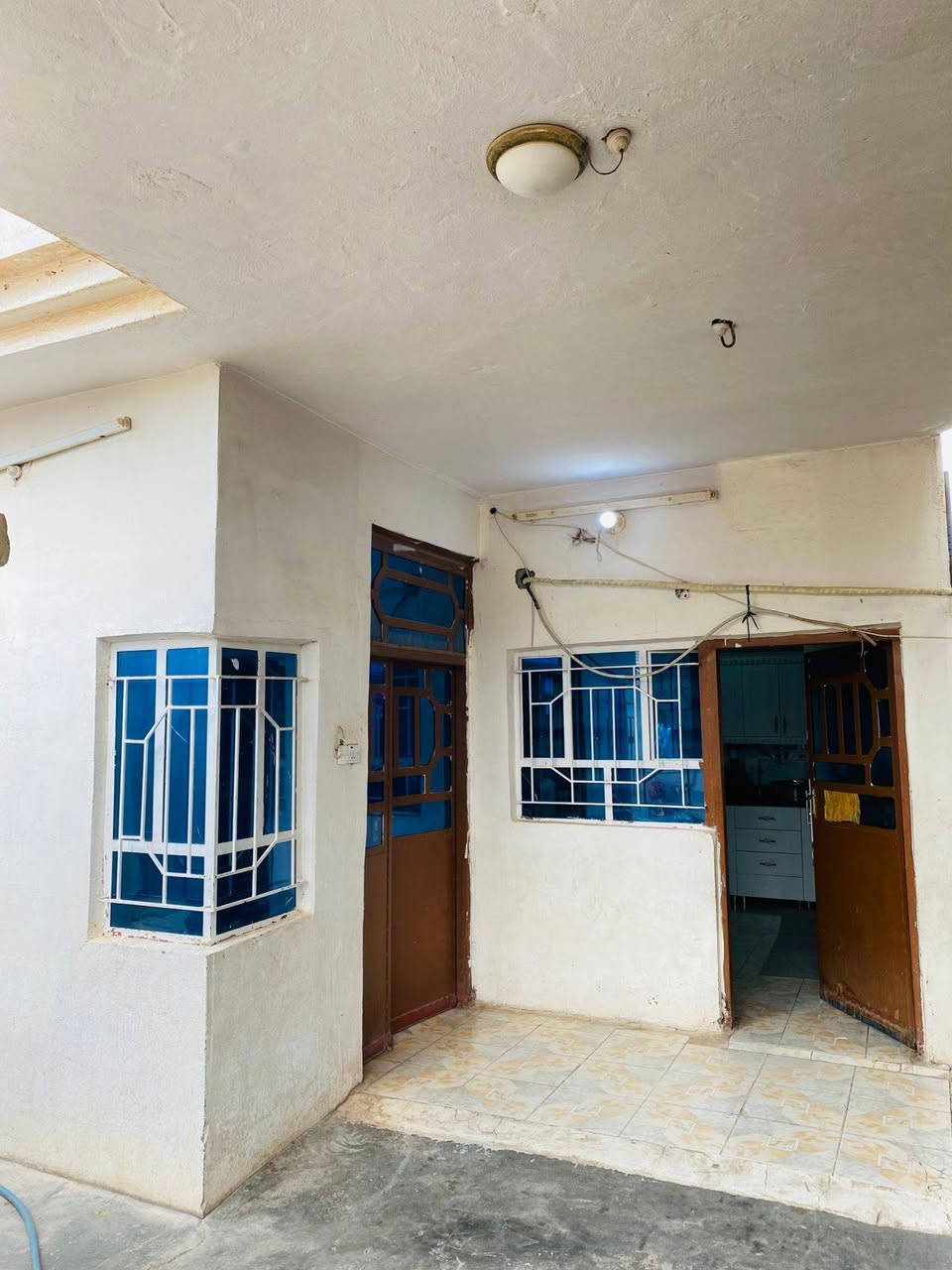 اعلان

دار للبيع مساحه((200 متر)) طابق ونصف  في بختياري الاولى مقابيل متوسطة روشنبير بدايه بختياري موقعه ممتاز توزيع قائم مقام مع البيت (( 4 سبالت و بردات و كاونتر ٥ تانيات ماء)) محتويات الدار((2 غرفه نوم  وصالة جبيرة واستقبال ومطبخ حار وبارد وصحيات عدد 2 وكراج)) .. البيت سيراميك وسقف ثانوي
السعر (( 40مليون وبي مجال))

للتواصل يرجى الاتصال بالرقم
***********
