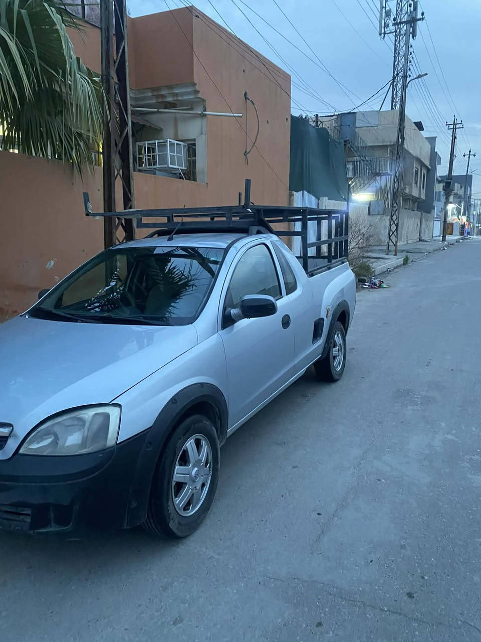 الاسم بيكم شوفرليت مونتانا
موديل 2010
سياره نظيفه وجديده مو تعبانه 
شرط التحويل 
شرط التبريد ناقصه بس غاز شغال والمنظومه كامله 
شاشه وكامره والكهربائيات شغاله
صبغ عام
والمحرك محور استرا 16 سياره نشطه لدرجه 
السعر 48 ورقه وبيها مجال
رقم ***********
***********
