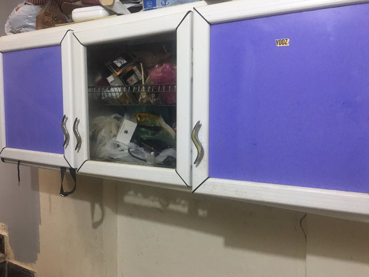 قطعتين كاونتر المنيوم قطعة تعليق ثلاث ابوابمع زاوية مطبخ سعرهن ٥٥ الف واتساب ***********
