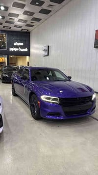 دوج جارجر BLAK TOP 2023  لون بنفسجي بدون صبغ  حادث مرفق بالصور   (مرقم...