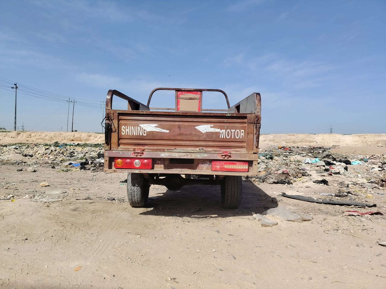 سلام عليكم ستوتة للبيع أوراق مديل 19 مكفول السعر 950 وبيها مجال مكان حيدريه خان النص للاستفسار اتصل ***********
