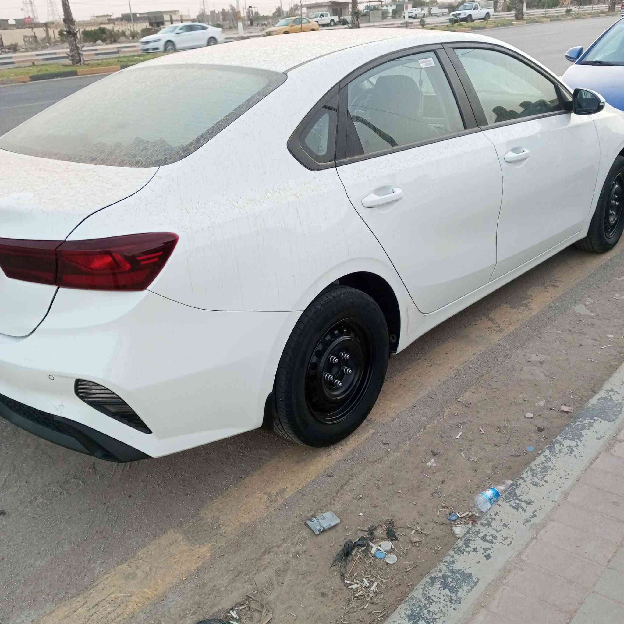 السلام عليكم سيراتو موديل 23 مكفولة محرك الفين باسمنه رقم موبايل ***********
