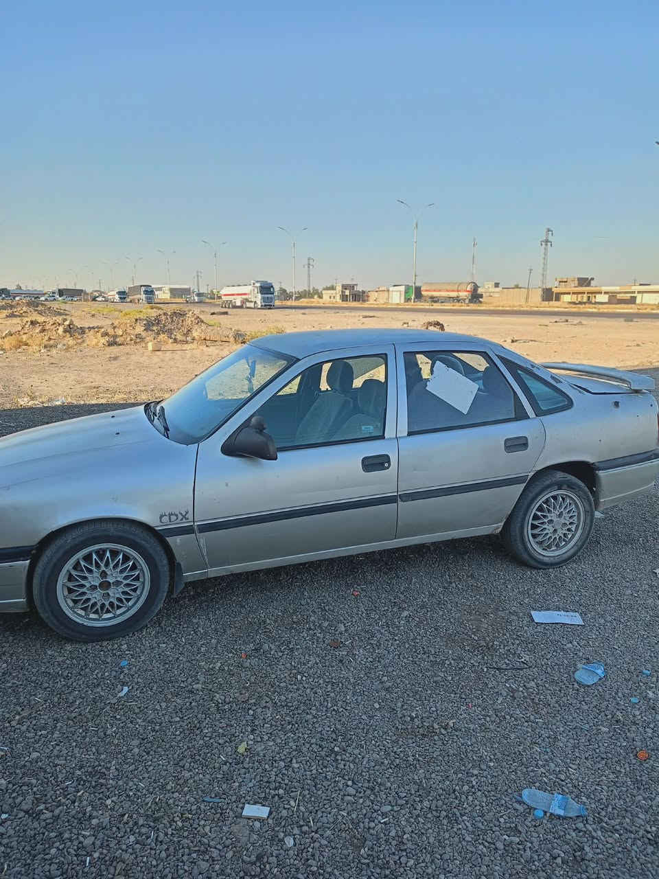 السلام عليكم اوبل فكتره للبيع موديل 1994 استيراد خليجي كير محرك شرط رقم دولي بسمي السعر 40 وبيها مجال للستفسار ***********
