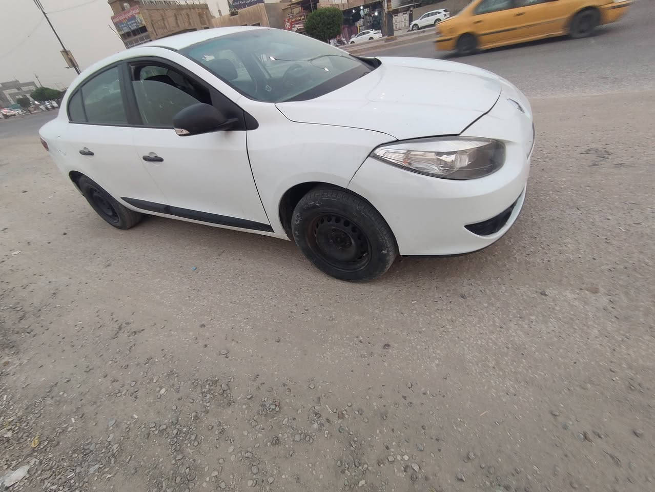 رينو للبيع باسمي. جاهزه السياره وحلوه  كير ومحرك. مكفول.  حداده نسبه ٥٠٪.  عنوان بابل   موديل 2012   سونار مرفق.   رقم ***********.
