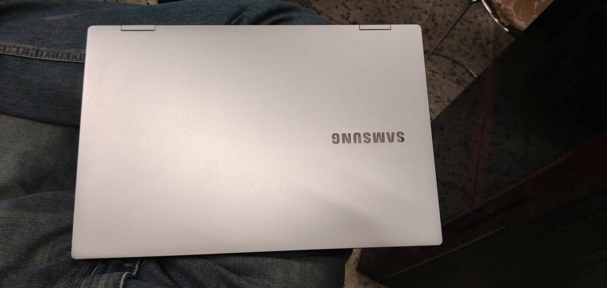 شاركة سامسونك
معالج كور اي 7 الجيل الجيل 8 
الهارد SSD M2 256
الرام 16 GB 
الشاشة 13 
تعمل باللمس سريع جدا 
دوار 360 درجه 
بصمة جانبية 
منافذ تايب سي عدد 3 
شحن تايب سي 67 واط 
مدة شحن يدوم 2 س 
منفذ رام 
صوت جيد محيطي 
البصرة سفوان 
السعر 550 
تكدر تستخدمه لابتوب وايباد


**إذا كنت صاحب هذا الإعلان وتريد حذفه لأي سبب، رجاءا أرسل رسالة إلى الدعم الفني**