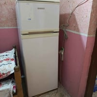 ثلاجة بيكو نضيفه جدا مابيها اي خياس للبيع السعر ١١٠ وبيها مجال بسيط ال...
