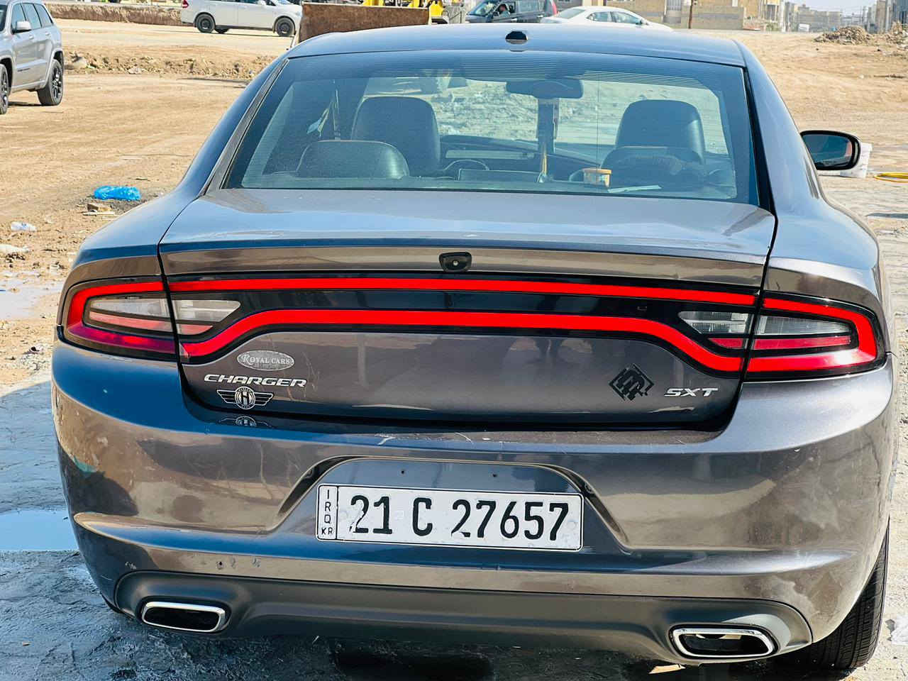 السلام عليكم جارجر موديل15 Sxt الرقم سليمانيه باسمي  تريد تحويل أو وكاله هزة ب شهر 3 تسقط سياره داخله حادث بسيط ونزلتهن صور الحادث بأمريكا جاملغ خلفي كلير والعراق صار جاملغ ثاني خلفي وجاملغ امامي نفسه بي بارد مفتوح وبنيد نفسه مفتوح مبدلين المكينه ونفس رقم شاصي مال بنيه مطابق ويا السياره وبيها قيق الجنطه مقسم بجم كبس وبدون ايرباك كير مكينه حداديه تخم تاير بشرط جاهزة على اخرى حبايه ماشيه 190 كشنات حضن وكشنات تتدئف شاشه جبيره بدون سيرفس برمجه كامله 
مكانها واسط الكوت السعر 170وبيها مجال 
الرقم ***********
صور سونار موجوده
