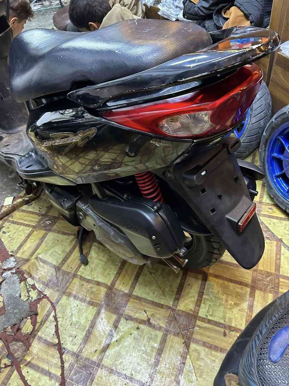 سلام عليكم بريز نوزل خطين كفاله عامه مكينه برغي ممفتوح بيها دراجه كفاله عاهه
سعرها 750 
***********
