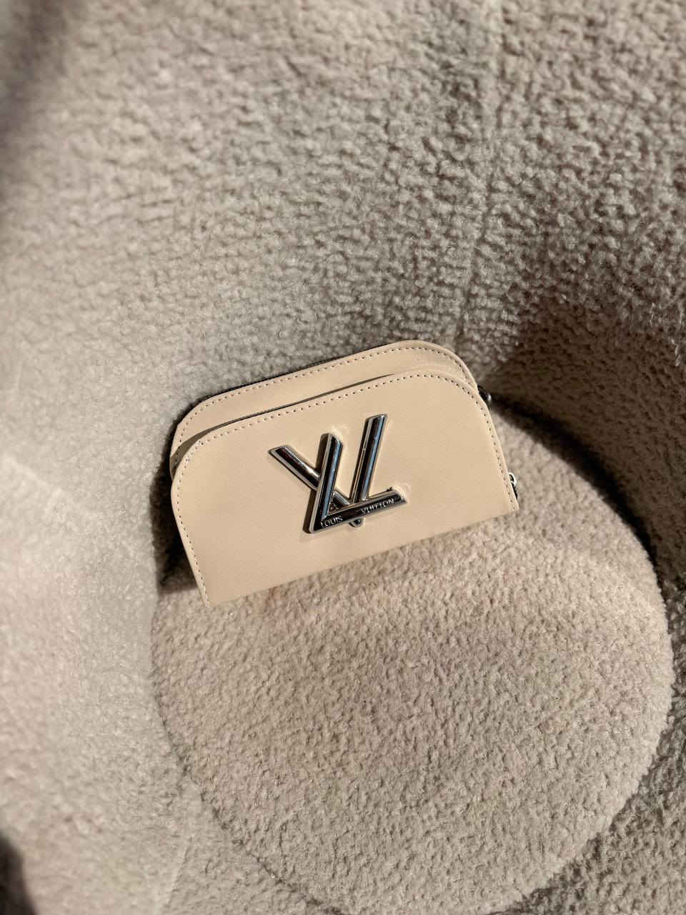 حقائب سعر 5 فقط ✨🕊️


**إذا كنت صاحب هذا الإعلان وتريد حذفه لأي سبب، رجاءا أرسل رسالة إلى الدعم الفني**