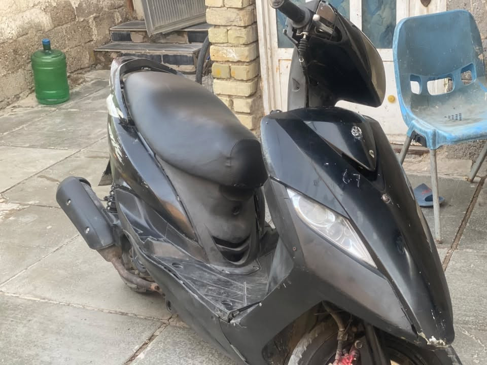 ثعلب للبيع
دراجه نضيفه كهربائيات كلها شغاله 
السعر 375
دراجه شغاله سلف هندر 
أبيع كوم حديد لاتجي وتكلي شبيها. 
دراجه كلها شغاله 
مدينه الصدر ***********
