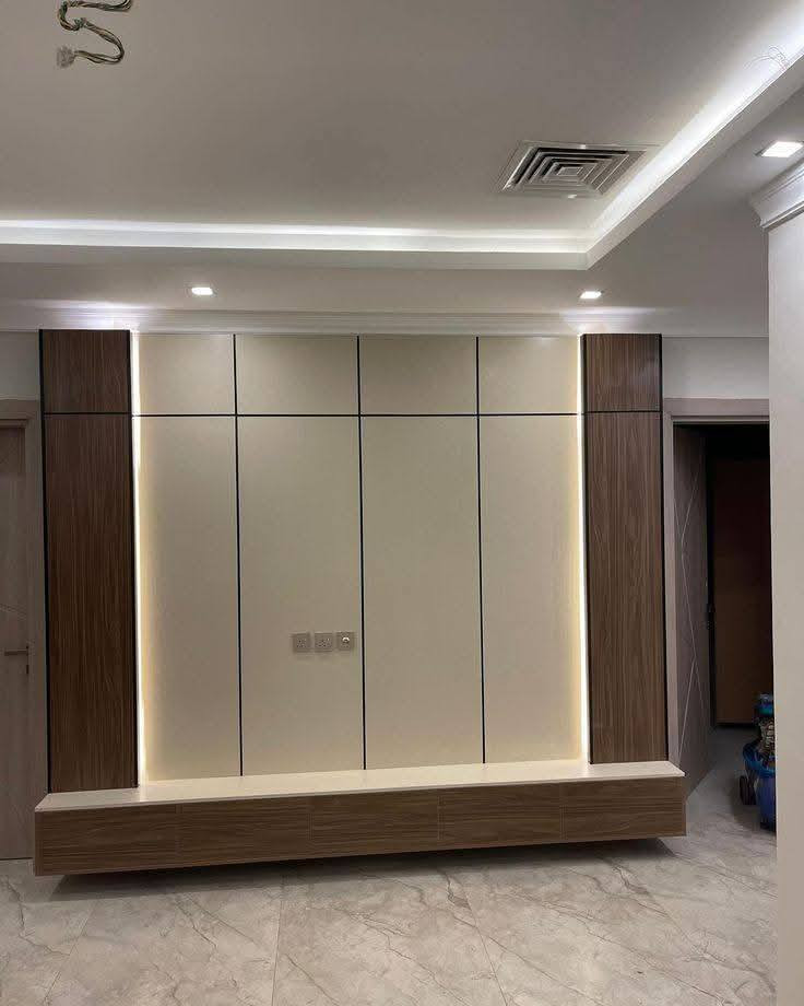 مستعدون لعمل جميع انواع الديكورات
 صبغ الدور
 سقوف ثانويه
 وتغليف الجدران
 جبسن بورد
 سحبات مع ورق جدران
 عمل جميع انوار الديكورات المودرن والملكي
 بديل الخشب وبديل الرخام وباركي خشب تركي جميع الديكورات كرستة وعمل
 للاستفسار والعمل مراسله الصفحه❤️***********) (***********
