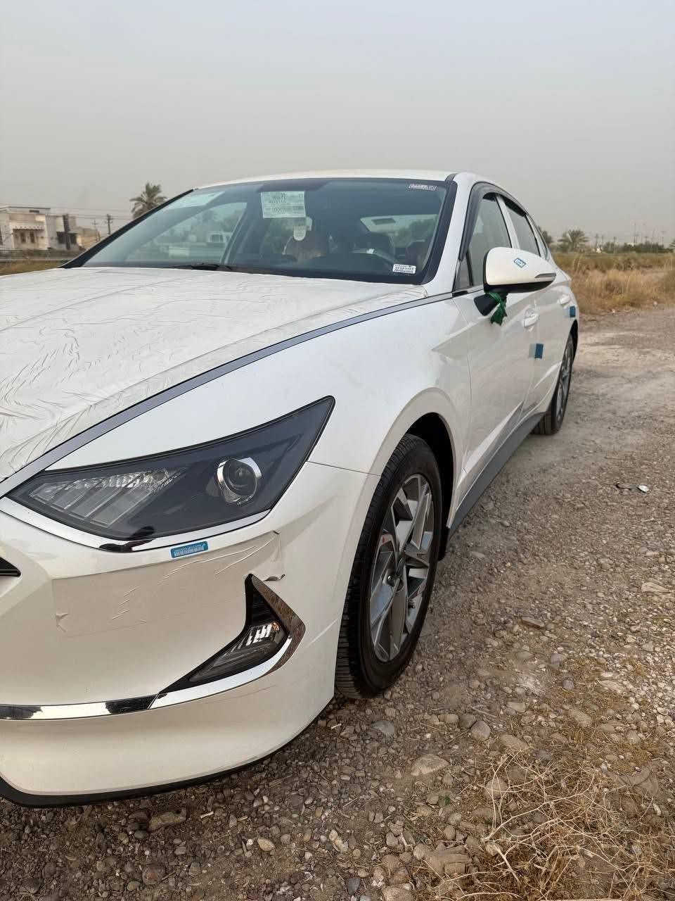 السلام عليكم ورحمة الله وبركاته
مو كل يوم تنعرض سوناتا بهالنظافة.
إذا تدور على سيارة تركبها اليوم وما تشيل هم باچر، فهاي تستحق تشوفها.
🚘 هيونداي سوناتا 2020 
✔️ كفالة عامة 
✔️ بدون صبغ وبدون تبديل – على وضع الشركة
 ✔️ محرك 2000 (دوش)
 ✔️ عداد 33 ألف كم فقط 
✔️ بغداد خصوصي 
✔️ شاشة ومواصفات نص فل
 ✔️ ملاحظة بسيطة جدًا: بارد بالباب فقط.
السيارة نظيفة جدًا، والفحص خير برهان، وأرحب بأي فحص عند الجاد.
💰 السعر: 192 ورقه وبها مجال بعد المعاينة.
إذا أنت من الناس اللي تحب الجديد والنظيف وما تقتنع بالحچي إلا بعد الفحص... حياك الله.

📞 ***********

"السيارات النظيفة ما تبقى هواي... والرزق على الله." 🤍🚗
