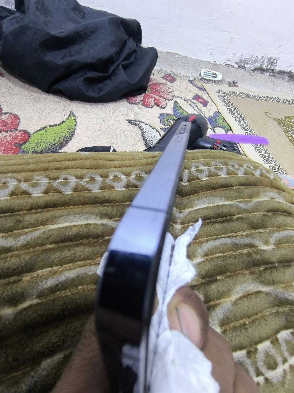 سلام عليكم ايفون ١٣برو ماكس البيع مامفتوح بطاريه٨٢بلاد كارتونه موجود مكان بصره شط العرب ***********
