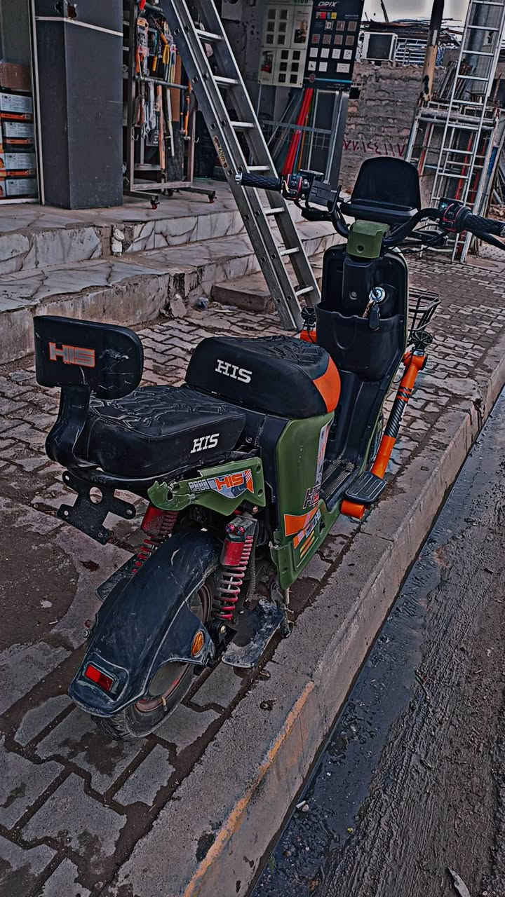 سلام عليكم ماطور شحن للبيع
سبب البيع عندي مريض
باسكيل شحن 
نوع h900 باب اول 
فول مواصفات 
نضام بك 
سرعه 99 
بطاريه خير من الله 
اربع سرع 
ماطور جديد 
زنون
Led
مستعجل ع بيع 
سعر 360 وبي مجال حك جيه 
***********
