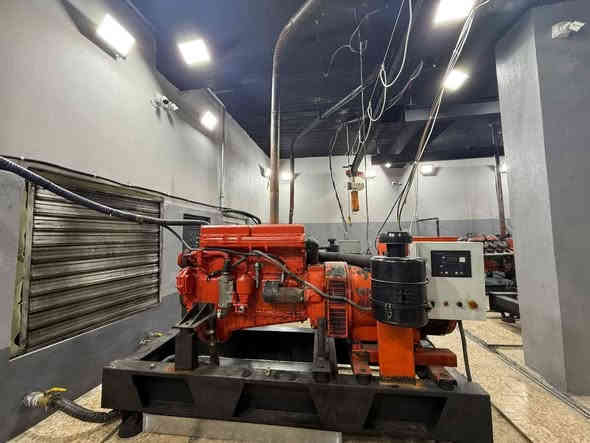 ⚜️مولدة تجارية للبيع ⚜️

الموقع : حي القوسيات 
الحمل : 1600.امبير قابل للزيادة لحد 2000.امبير
عدد المحركات : 4 بدون اي نقص مع نظافة 100%
مميزات المحركات 
كاتم للصوت مع تبريد مبردات عاصفة مع حوض تبريد كبير 
الايجار : حسب الاتفاق مع صاحب الارض

للاستفسار اكثر عن السعر او غيره 
مراجعة المكتب او الاتصال على الأرقام التالية 

                         عقارات دعاء الخير 
حي العربي الشارع العام قبل تقاطع العريان
***********
***********
***********
