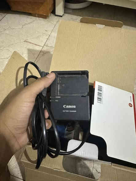 مكلف بالنشر 
كاميرا كانون 600D
النسخة الكورية استيراد خاص 
النظافه كدامك واستخدام شخصي 
للتواصل خاص او واتساب ***********
