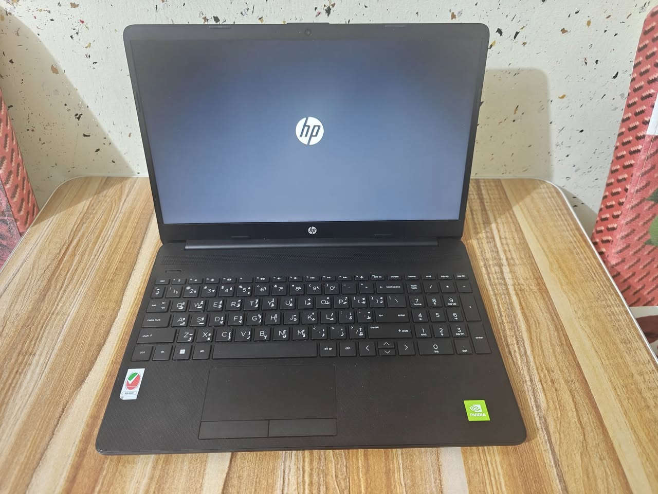 🔥 ياسر للحاسبات 🔥
🎯 فرصة بسعر ممتاز – قطعة نضيفة جداً 🎯

💻 HP 15-DW3 الجيل 11

⚡ أداء قوي وسريع مناسب للشغل والدراسة والترفيه

💰 السعر: 460 ألف دينار فقط

إذا تريد لابتوب عملي بسعر مناسب ويشغل أغلب البرامج اليومية 

🔹 المواصفات الكاملة: 
▫️ موديل HP 15-DW3 الجيل الحادي عشر 
▫️ المعالج: Intel Core i5-1135G7 11th Gen
▫️ الرام: 8GB RAM
▫️ التخزين: 256GB SSD
▫️ الشاشة: 15.6” HD Display
▫️ كرت الشاشة: NVIDIA MX450 2GB خارجي
▫️ نظام التشغيل: Windows 11 Pro مفعل 

✨ مميزات الجهاز:
✔️ أداء سريع وعملي بالاستخدام اليومي
✔️ مناسب للدراسة وبرامج الأوفيس
✔️ يشغل Photoshop والتصميم الخفيف
✔️ مناسب للبرمجة والتصفح والشغل المكتبي
✔️ شاشة كبيرة مريحة للمشاهدة والعمل

🔌 المنافذ: 

• USB Type-C
• USB 3.1
• USB 2.0
• HDMI
• LAN
• منفذ سماعة 3.5mm

🎁 الملحقات:

🎒 جنطة
🔌 شاحن أصلي

🛡 ضمان أسبوع كامل

🚚 توصيل متوفر لكل المحافظات

📞 للحجز والاستفسار:

 📱 *********** واتساب
📞 *********** اتصال
