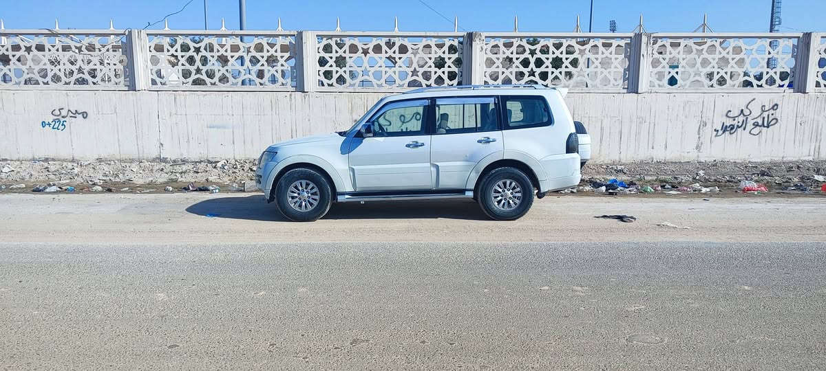 باجيرو 2014 سعر 128 السياره بيها ٣ مكانات صبغ بدون دواخل مكان السياره نجف مراوس بسياره اقل او بيع 128 وبيها مجال *********** النجف, العراق
