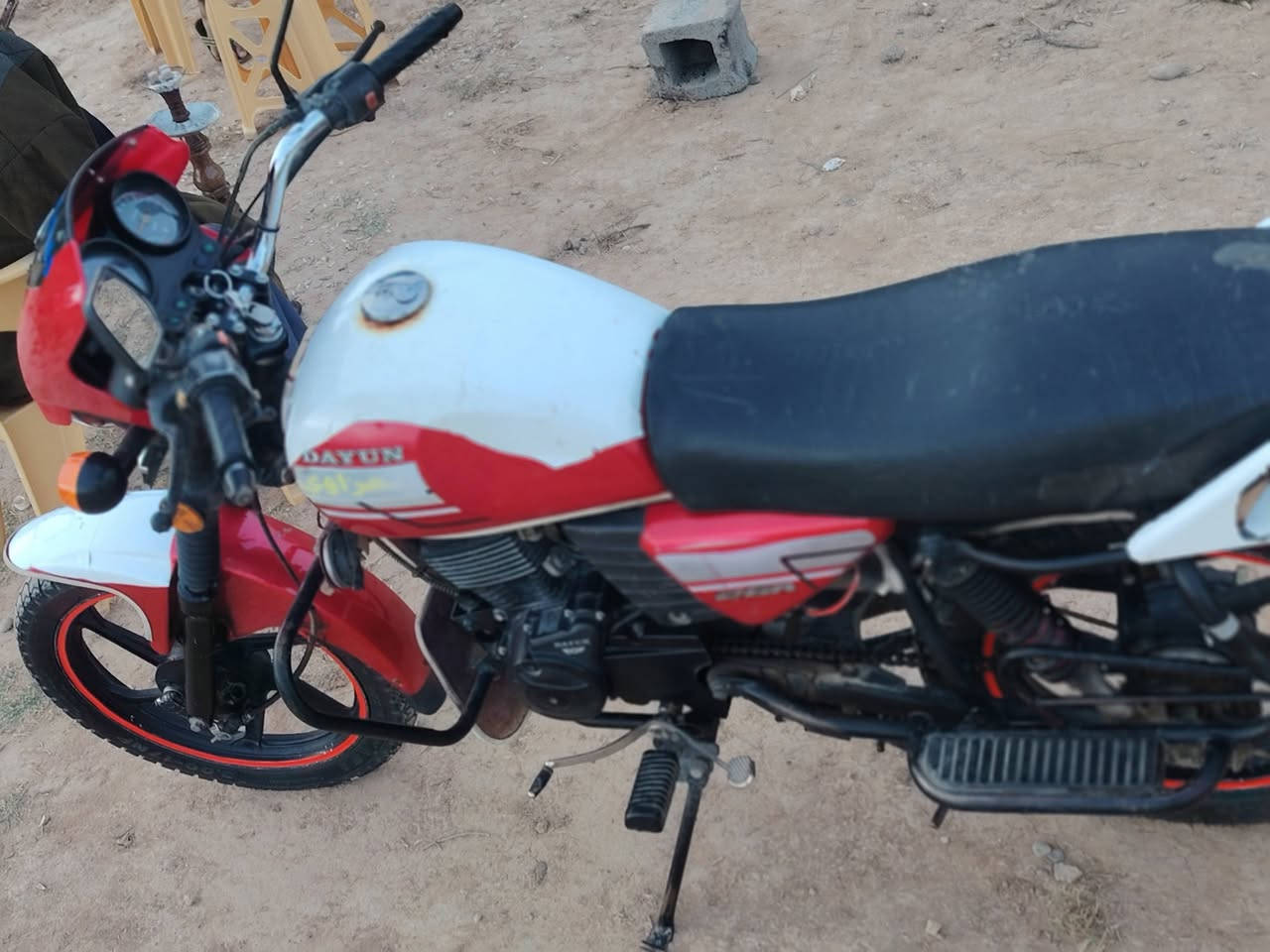 سلام عليكم شباب دايوان موديل 20مكفول كفاله عامه شغال نكره سلف سعر 850وبيه مجال اتصل ودلل ***********
