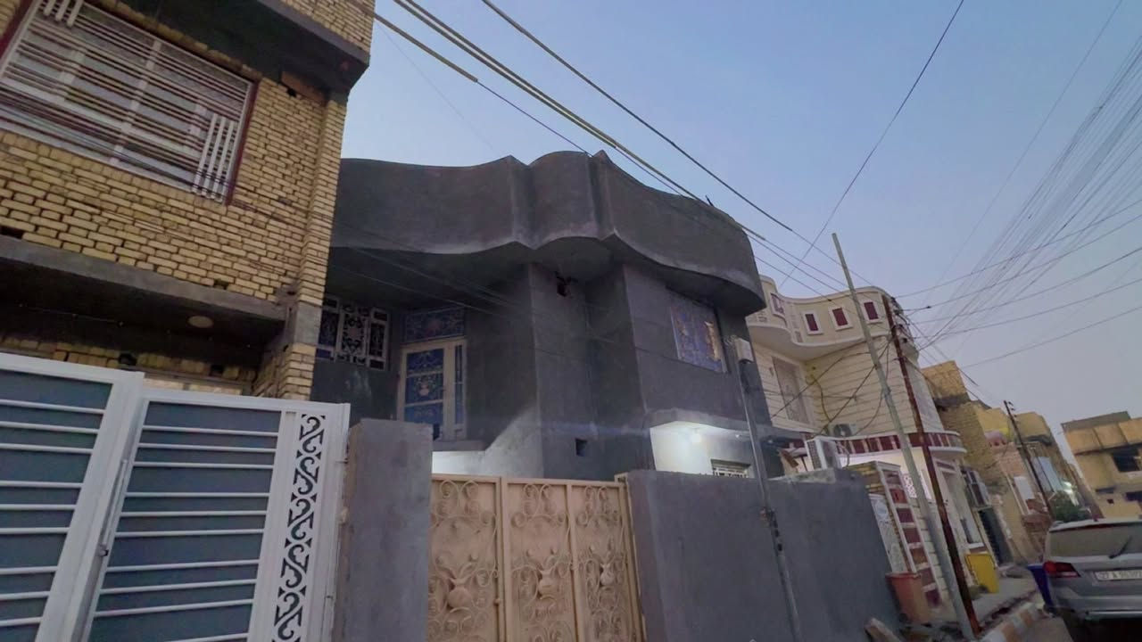 للبيع بيت 200 متر 
حي اور قرب مدرسة الجماهير 
طابقين مسلح حديث 
الطابق الاول ( غرفتين صاله استقبال مطبخ صحيات داخليه وخارجيه مناور عدد 2 كلدور ) 
للاستفسار الاتصال على الرقم ***********
