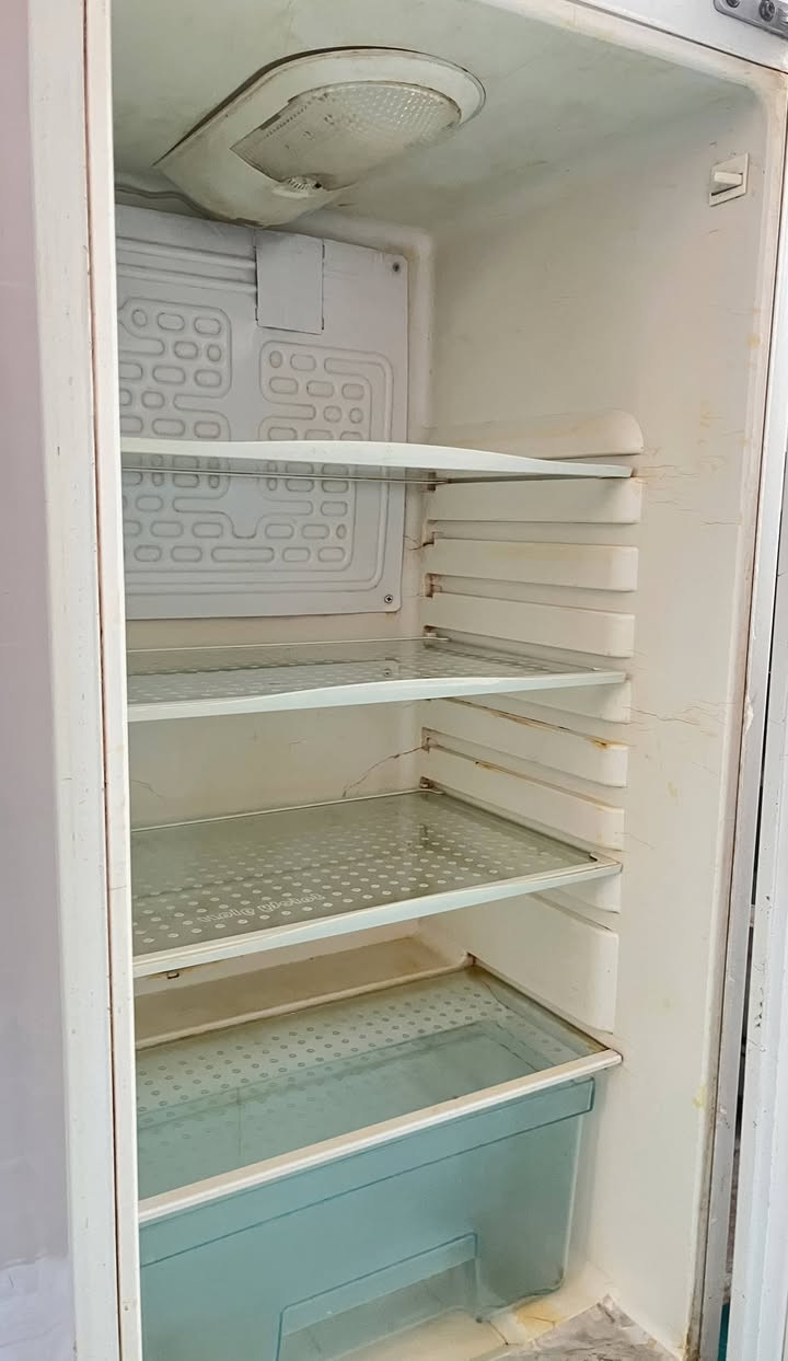 ثلاجة حجم 10 قدم شغالة بس تبريدها ضعيف نقصها غاز ⛔ السعر 75 ألف وبيها مجال


**إذا كنت صاحب هذا الإعلان وتريد حذفه لأي سبب، رجاءا أرسل رسالة إلى الدعم الفني**