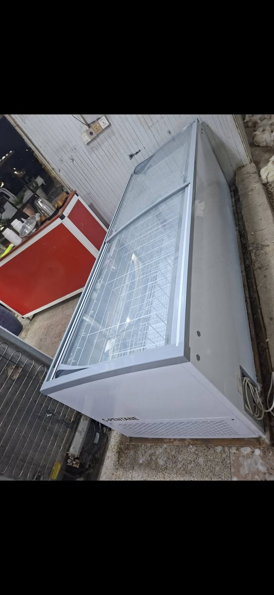 مجمده ٣ متر ما مستخدمه بيه ذمان ٣ سنوات التفاصيل التصال على الرقم ٠٧٨ ٢١٢٦٨٨٠٧ / ***********
