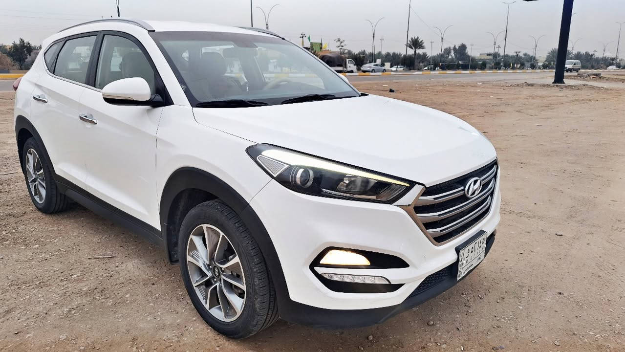 توسان ١٨ خليجي  رقم بغداد مكفوله. من الصبغ والظربه محرك ٢٠٠٠ تبريد قطعتين. سايد بريك رجل. سياره نظيفه جدا. وكلشي موضح بلفيدو سعره   ١٨٥ للاتصال
***********
